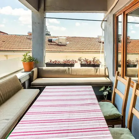 Cosy Roof Flat On 5th Floor With Bosphorus View Istanbul