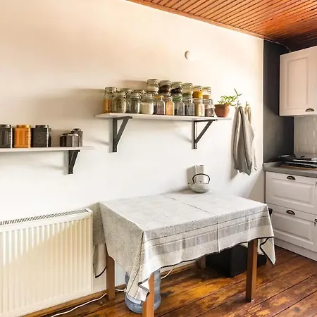 Cosy Roof Flat On 5th Floor With Bosphorus View *