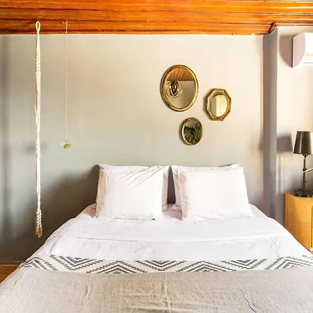 Cosy Roof Flat On 5th Floor With Bosphorus View Istanbul